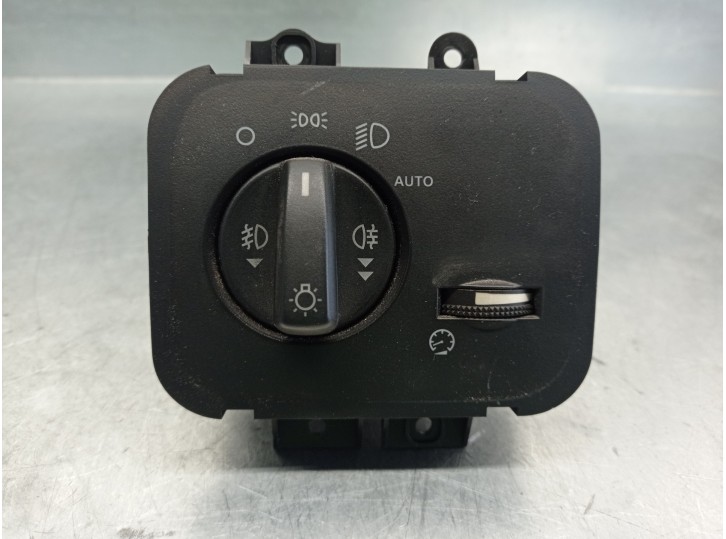 Replacement dashboard light switch for Land Rover Discovery V6 TD Edition 60 Yrs OEM IAM reference YUD501480PVJ 