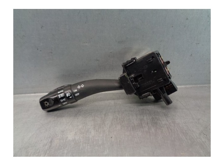 Recambio de mando luces para kia magentis 2.0 crdi referencia OEM IAM 202004729 