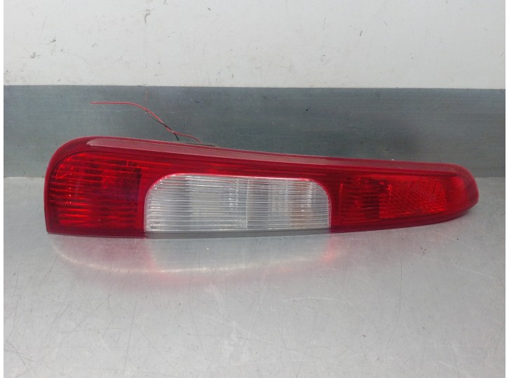 Recambio de piloto trasero izquierdo para ford focus c-max (cap) 1.6 16v cat referencia OEM IAM 3M5113A603AA DE ALETA 5 PUERTAS