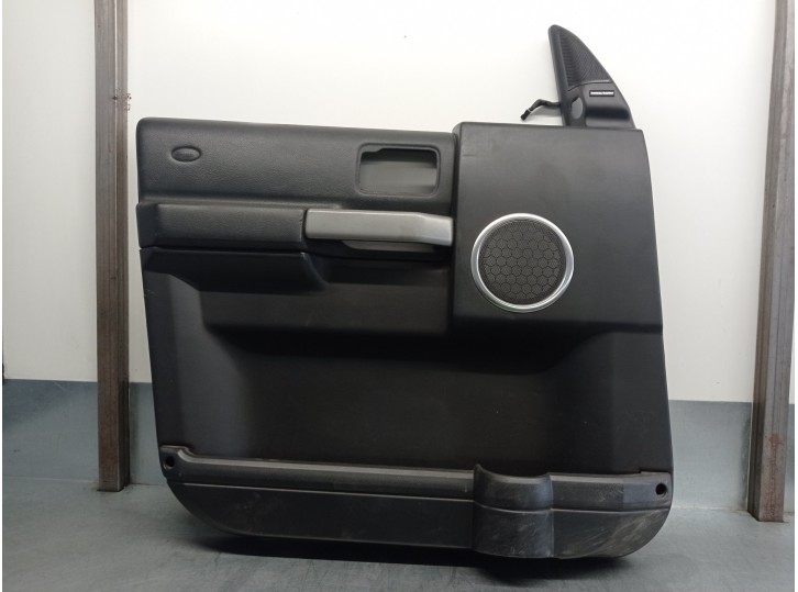 Recambio de guarnecido puerta delantera izquierda para land rover discovery v6 td edition 60 yrs referencia OEM IAM VBA500070 