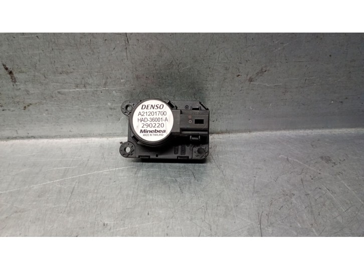 Recambio de motor apertura trampillas climatizador para opel vivaro c furgoneta (k0) 1.5 referencia OEM IAM A21201700 A21201700 
