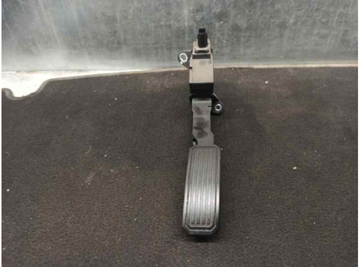 Recambio de potenciometro pedal para toyota auris 2.0 d-4d cat referencia OEM IAM 7811002010  