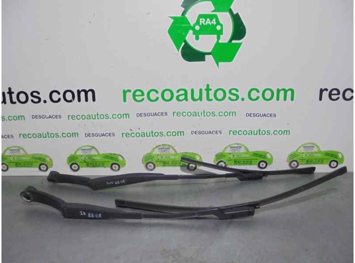 Recambio de brazo limpia delantero derecho para kia cee´d 1.6 crdi cat referencia OEM IAM 983211H000  