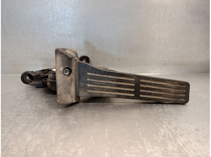 Recambio de potenciometro pedal para hyundai i30 station wagon (gd) 1.6 crdi referencia OEM IAM 327003XXXX 32700A6100 