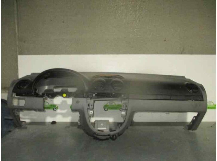 Recambio de salpicadero para chevrolet lacetti 2.0 diesel cat referencia OEM IAM  NEGRO Y GRIS 