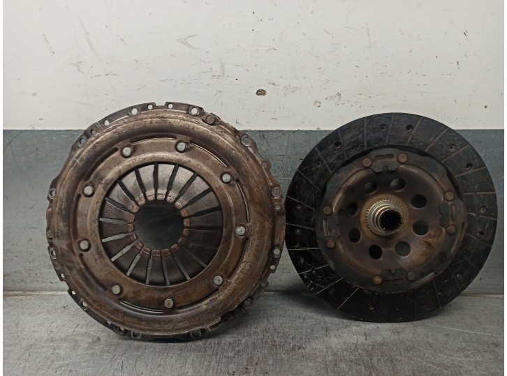 Recambio de kit embrague para seat ibiza (6k1) 1.9 tdi referencia OEM IAM 074141025B 701014 VALEO