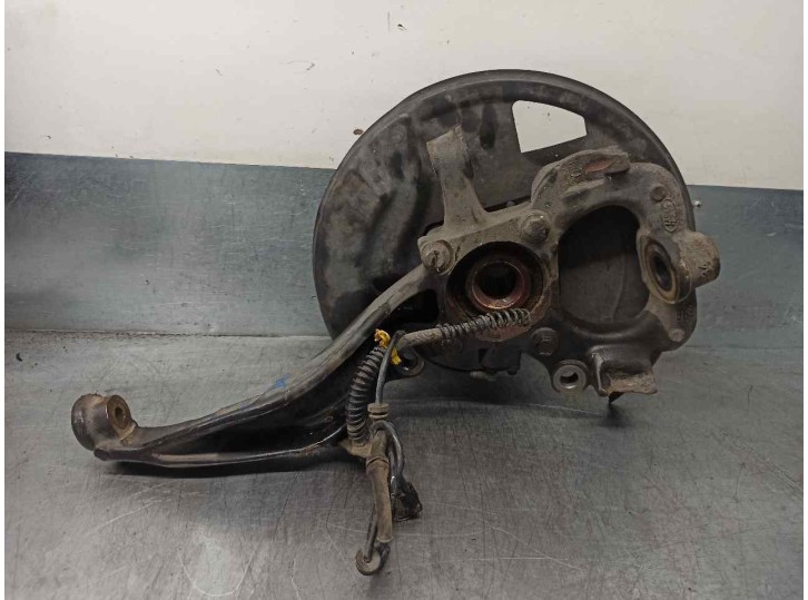 Replacement front left steering knuckle for Land Rover Discovery V6 TD Edition 60 Yrs OEM IAM reference RUB000234 