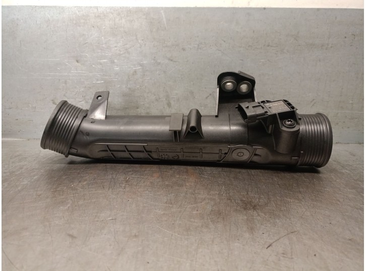 Recambio de tubo para volvo v40 hatchback (525) d2 referencia OEM IAM 31686412 31686412 
