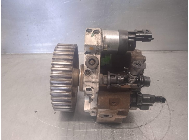 Recambio de bomba inyeccion para mitsubishi space star (dg0) 1900 di-d referencia OEM IAM 8200108225 0445010075 BOSCH