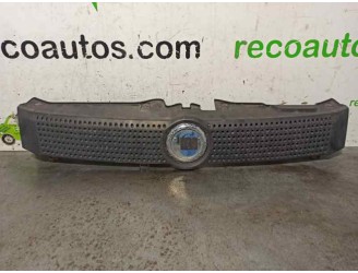 Replacement front grille for Fiat Panda (169) 1.1 OEM IAM reference 735314236 