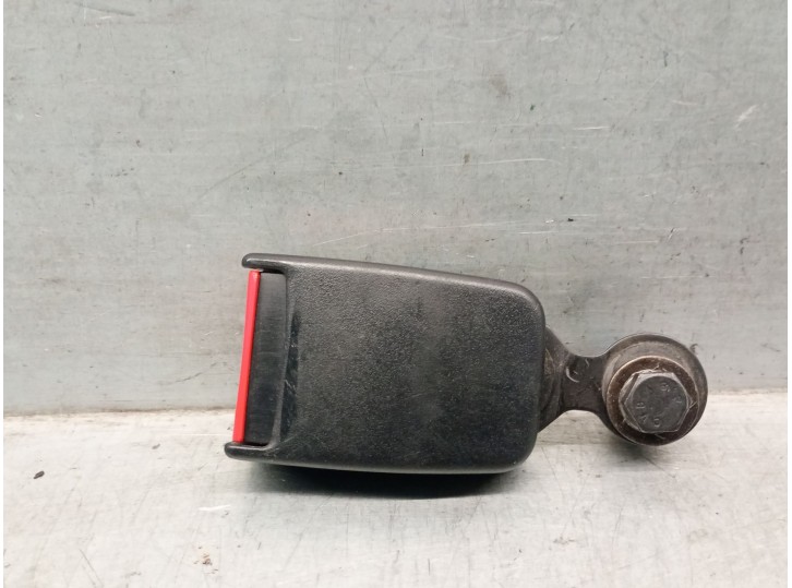 Recambio de enganche cinturon para suzuki vitara (et) hdi (se 420hdi) referencia OEM IAM 8490485C705FJ 8490485C705FJ 