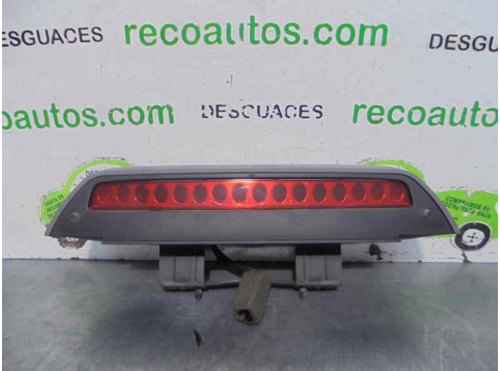 Recambio de luz central de freno para kia carens 2.0 turbodiesel cat referencia OEM IAM 0K2FB5158044  