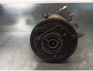 Recambio de compresor aire acondicionado para daewoo leganza 2.0 cat referencia OEM IAM 700668  