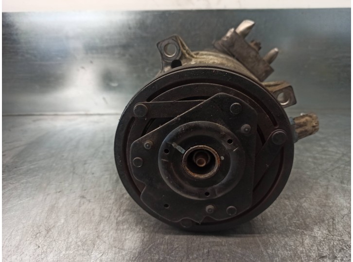 Recambio de compresor aire acondicionado para daewoo leganza 2.0 cat referencia OEM IAM 700668 