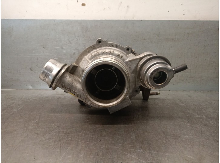 Recambio de turbocompresor para volvo v40 hatchback (525) d2 referencia OEM IAM 31360130 36010069 8362641 GARRETT
