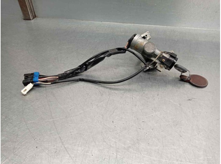 Recambio de conmutador de arranque para kia shuma ii 1.6 ls 4 berlina referencia OEM IAM 47361B 