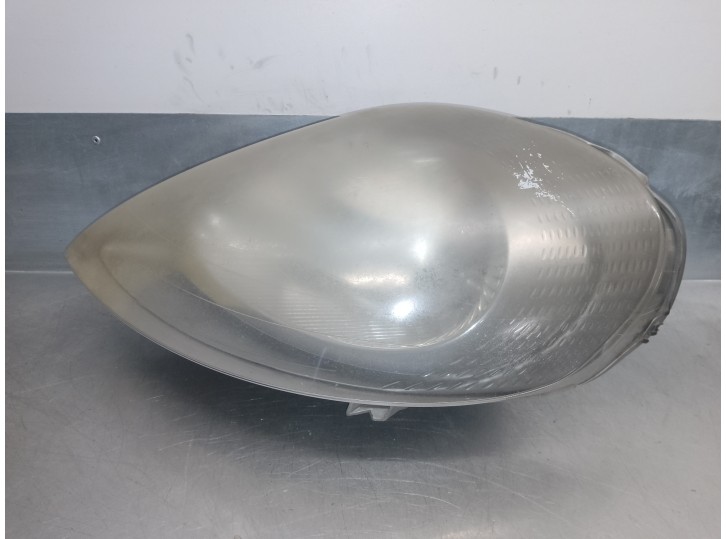 Recambio de faro izquierdo para renault trafic caja cerrada (ab 4.01) 1.9 diesel referencia OEM IAM 7700311371  