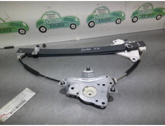 Recambio de elevalunas delantero derecho para ssangyong korando 2.0 td cat referencia OEM IAM 98820CZ010 2 PINES 5 PUERTAS