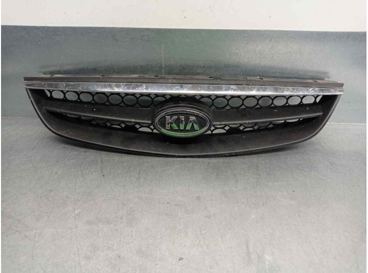 Recambio de rejilla delantera para kia shuma ii 1.6 ls 4 berlina referencia OEM IAM 0K2S150710 