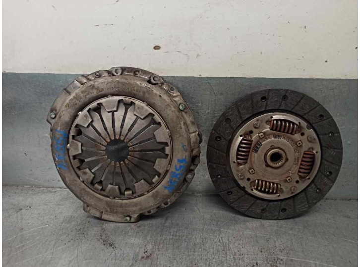 Recambio de kit embrague para fiat punto berlina (188) 1.2 16v cat referencia OEM IAM 71728567 791576 VALEO