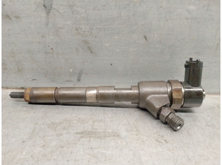 Recambio de inyector para fiat punto (188_) 1.3 jtd 16v referencia OEM IAM 0445110083 0445110083 BOSCH