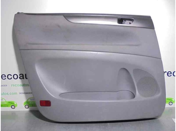 Recambio de guarnecido puerta trasera izquierda para toyota avensis verso (m20) 1998 referencia OEM IAM 6761844010  5 PUERTAS