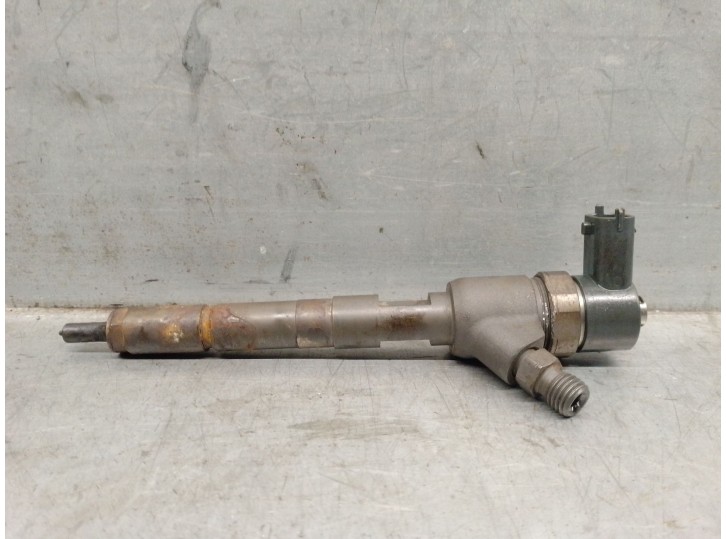 Recambio de inyector para fiat punto (188_) 1.3 jtd 16v referencia OEM IAM 0445110083 0445110083 BOSCH