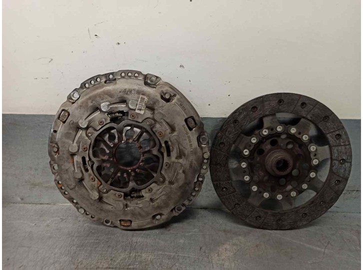 Recambio de kit embrague para renault laguna ii grandtour (kg0) dynamique luxe referencia OEM IAM 8200907219 3000951931 SACHS