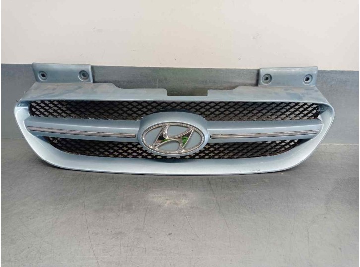 Replacement front grille for Hyundai Getz (TB) 1.1 12V cat OEM IAM reference 863851C310 