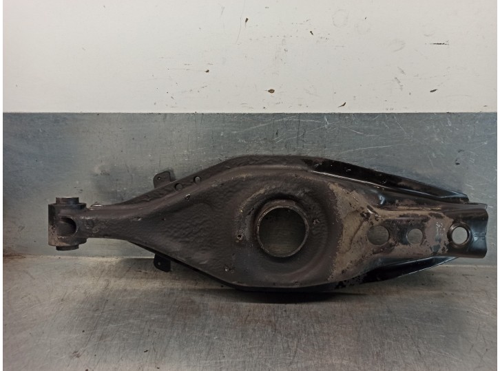 Recambio de brazo suspension inferior trasero derecho para ssangyong rodius 2.7 turbodiesel cat referencia OEM IAM 4819071  