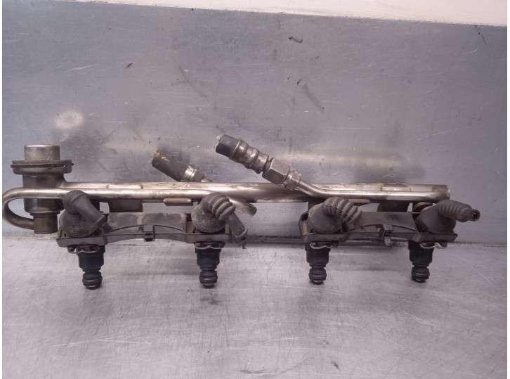 Recambio de rampa inyectora para audi a6 berlina (4b2) 1.8 t referencia OEM IAM 06B133681 