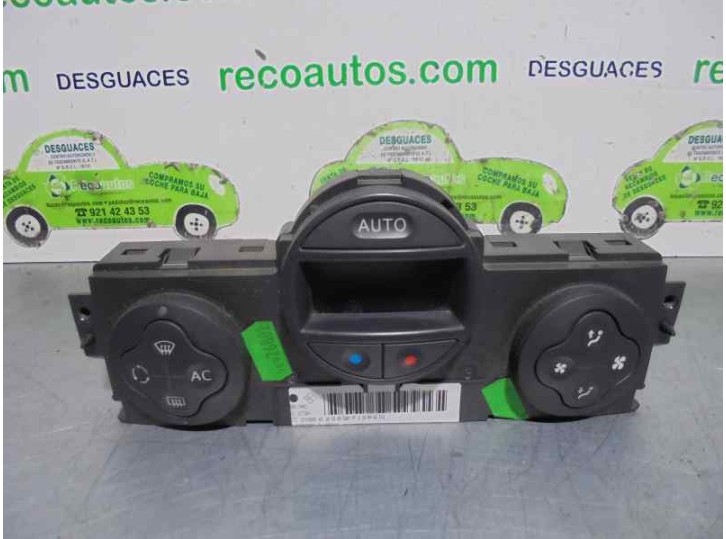 Recambio de mando climatizador para renault megane ii berlina 5p 1.6 16v referencia OEM IAM 8200070752  