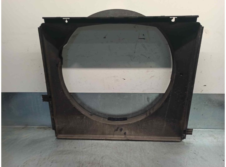 Recambio de calandra delantera de radiador para ssangyong rodius 2.7 turbodiesel cat referencia OEM IAM 2101021351  