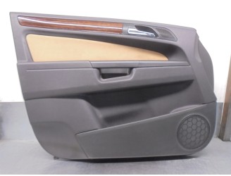 Recambio de guarnecido puerta delantera izquierda para opel zafira b 1.9 16v cdti cat (z 19 dth / lrd) referencia OEM IAM 132665