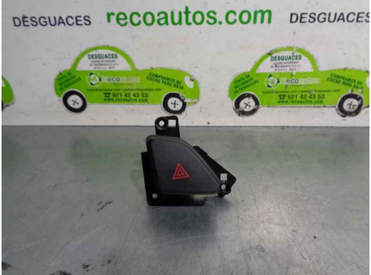 Recambio de warning para hyundai i30 1.4 cat referencia OEM IAM 864W01404 