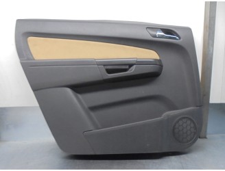 Recambio de guarnecido puerta trasera izquierda para opel zafira b 1.9 16v cdti cat (z 19 dth / lrd) referencia OEM IAM 13227318