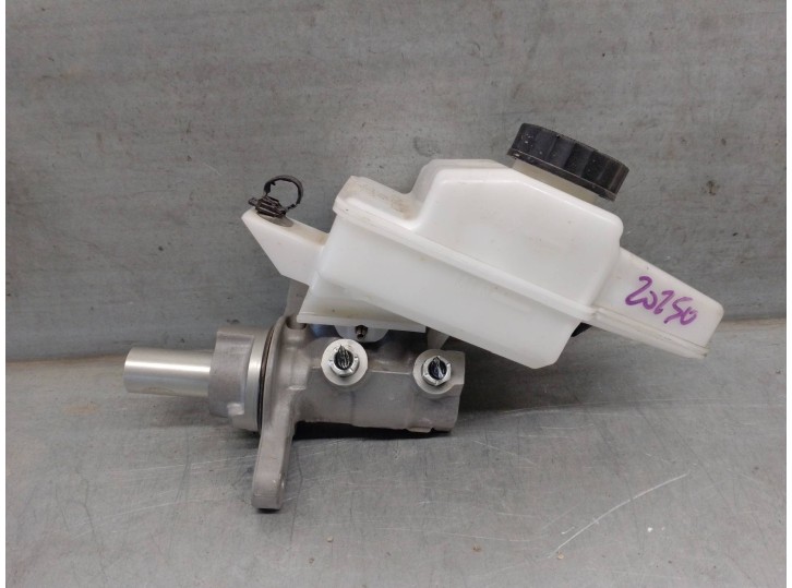 Recambio de bomba freno para toyota yaris 1.5 16v cat referencia OEM IAM 853560 0204850452 BOSCH