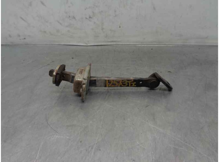 Recambio de retenedor puerta para hyundai tucson (jm) 2.0 crdi cat referencia OEM IAM   