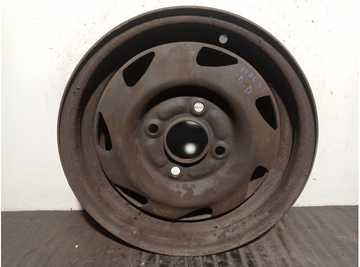 Recambio de llanta para ford fiesta berl./courier referencia OEM IAM 89FB-CE R135JX13X36.0 HIERRO