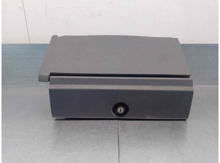 Recambio de guantera para volvo serie 940 berlina/familiar 2.4 turbodiesel referencia OEM IAM 6840699 