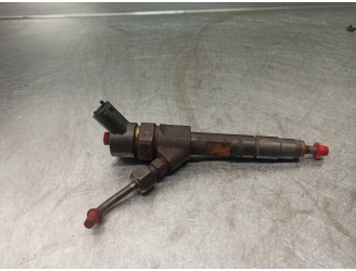 Recambio de inyector para renault laguna ii (bg0) 1.9 dci diesel referencia OEM IAM 7700111014 0445110021 BOSCH