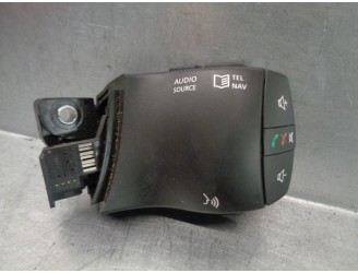 Recambio de mando radio volante para renault koleos bose edition referencia OEM IAM EN25550JY01B 