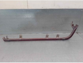 Replacement front moldings for Volvo 940 series saloon/estate 2.4 turbodiesel OEM IAM reference 1358549 