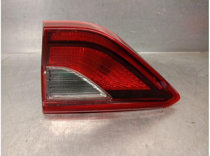 Recambio de piloto trasero derecho para kia stonic (yb) 1.0 t-gdi referencia OEM IAM 92404H8400  