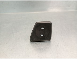 Recambio de mando elevalunas delantero derecho para fiat 500 abarth 1.4 99kw referencia OEM IAM 305063209A 