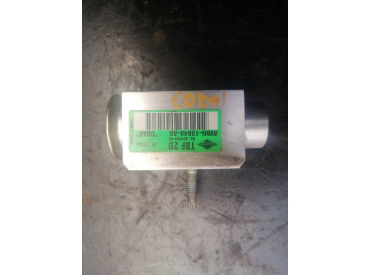 Recambio de valvula aire acondicionado para ford focus lim. (cb8) 1.6 tdci cat referencia OEM IAM AV6N19849AB 