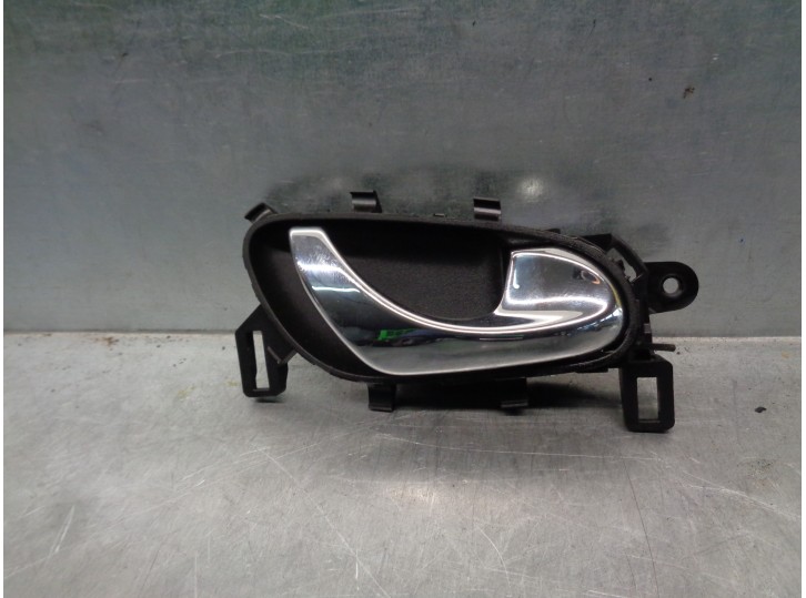 Recambio de maneta interior trasera derecha para renault kadjar 1.2 tce energy referencia OEM IAM 806704EA 