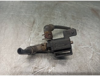 Recambio de electrovalvula vacio para volvo v40 familiar 1.9 turbo cat referencia OEM IAM 72251701 9125243 PIERBURG