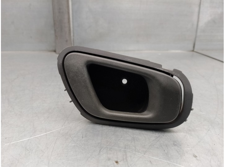 Recambio de maneta interior delantera derecha para chevrolet spark 1.2 cat referencia OEM IAM 95215840  5 PUERTAS