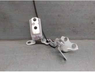 Recambio de bisagra porton para toyota yaris 1.5 16v cat referencia OEM IAM 688010D390 TRASERA IZQ. 